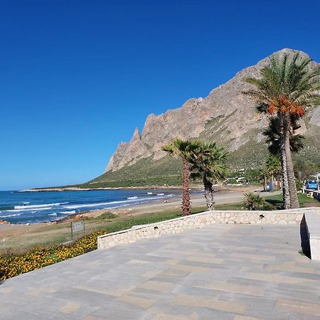 Villa Baia Di Cornino Кустоначи Екстериор снимка