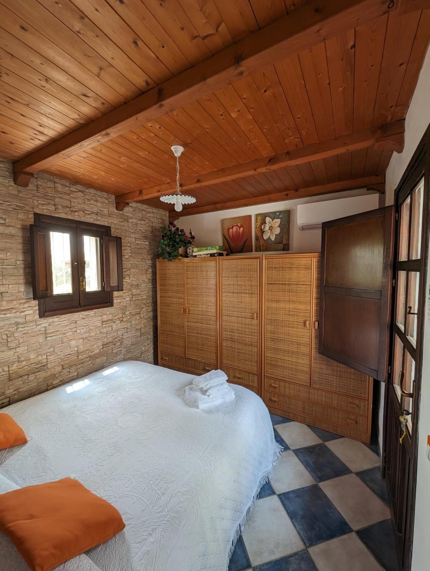 Villa Baia Di Cornino Кустоначи Екстериор снимка