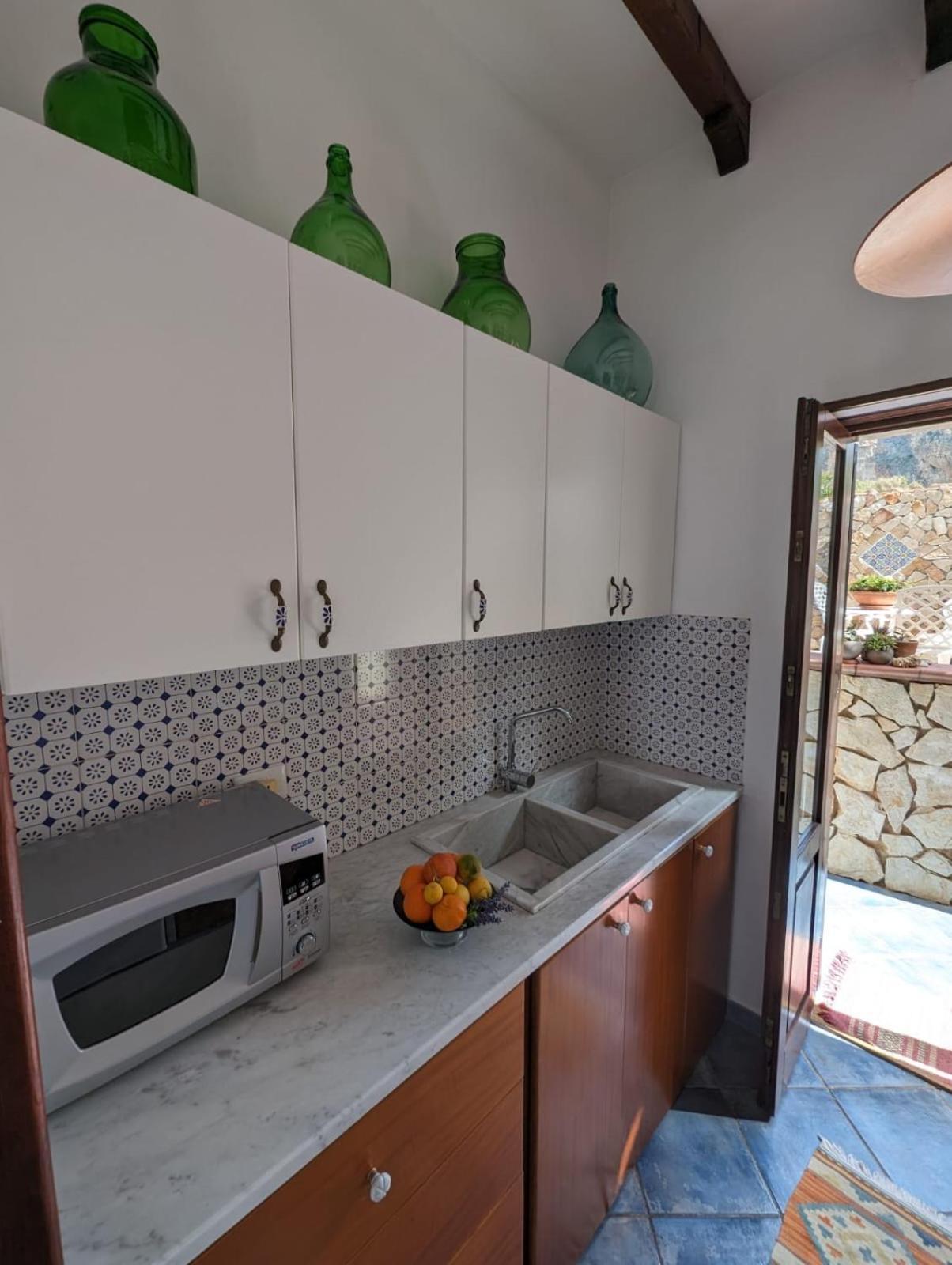 Villa Baia Di Cornino Кустоначи Екстериор снимка